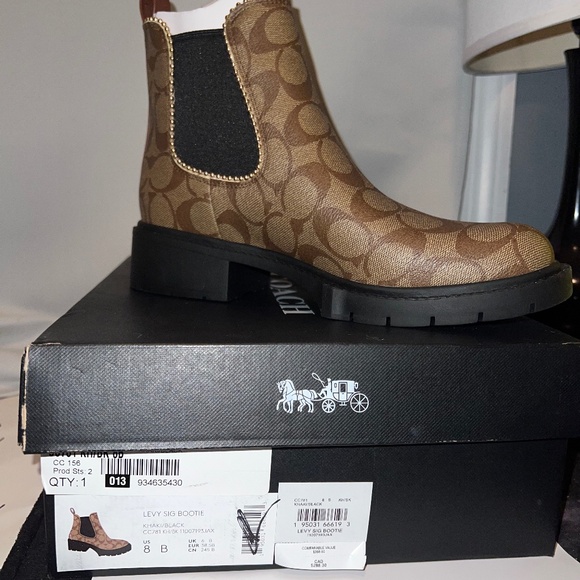 Coach Levy Signature Bootie size 8 - Picture 1 of 2